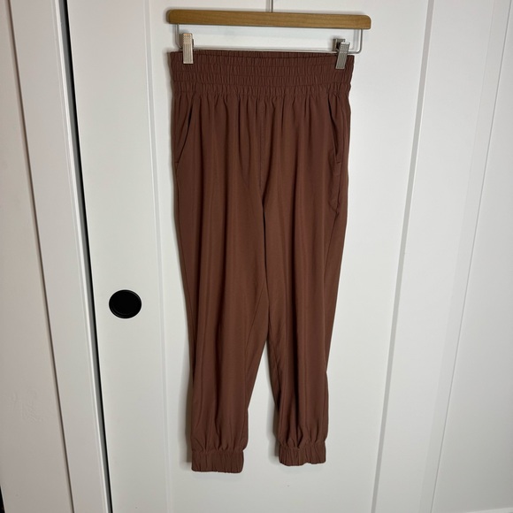 Vuori Villa Jogger Lightweight Active Pants Hazelnut Brown Size XS - Picture 2 of 6